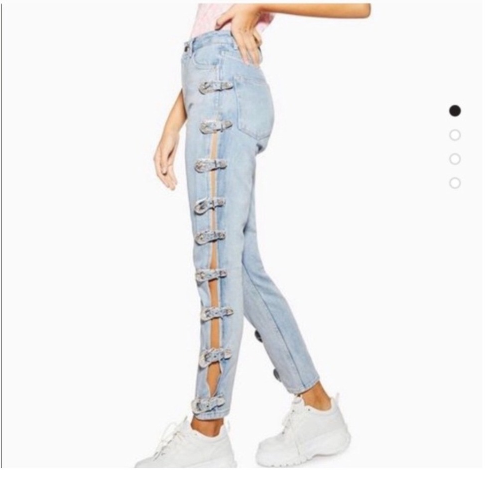 TOPSHOP MOM JEANS Light Wash Buckle Detail Denim Women's Size W26 L30